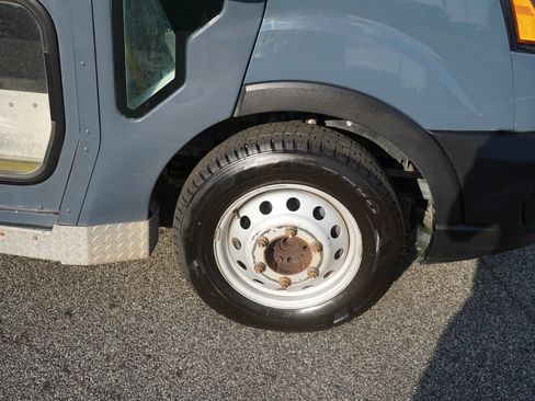 Used 2022 Ford Transit 350 DRW RWD image 30