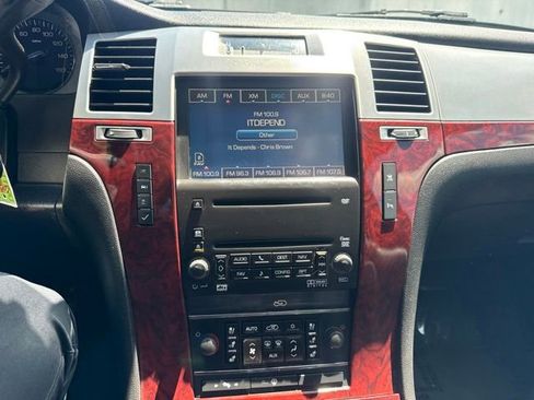 Used 2007 Cadillac Escalade AWD w/ Information Package image 26