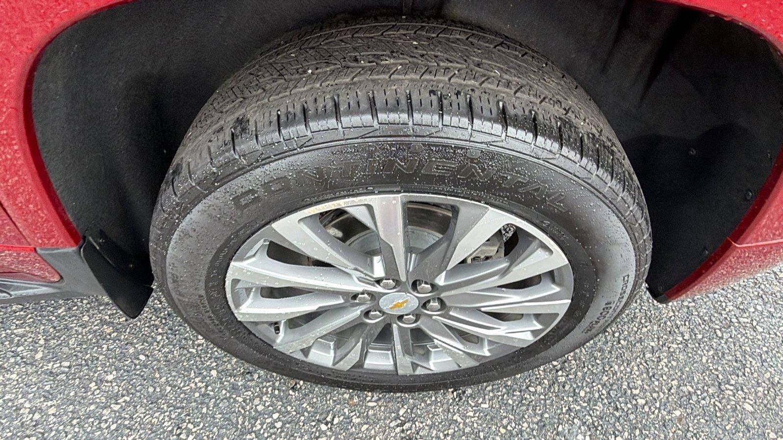 Used 2023 Chevrolet Traverse Premier FWD image 13