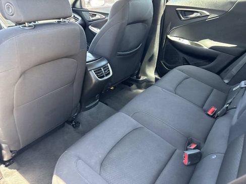 Used 2025 Chevrolet Malibu LT FWD image 17