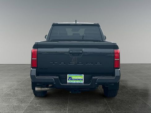 Used 2025 Toyota Tacoma TRD Sport image 6