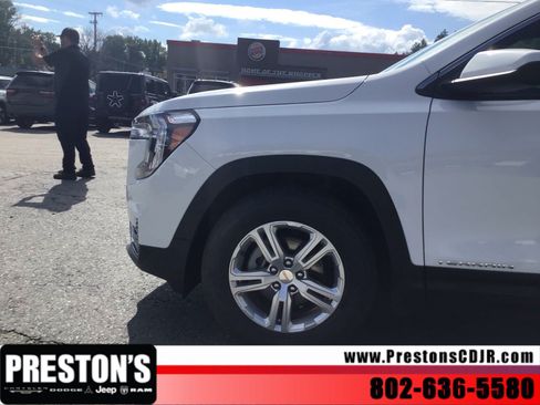 Used 2024 GMC Terrain SLE AWD/4WD image 10