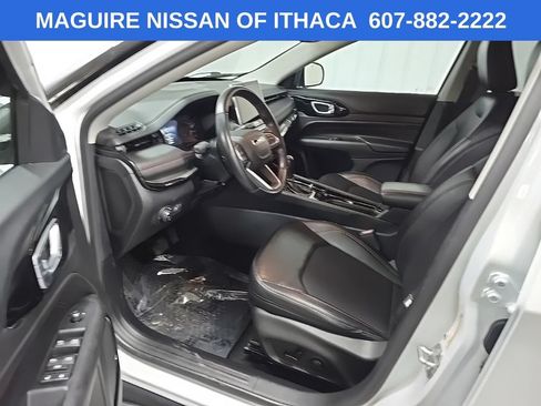 Used 2022 Jeep Compass Trailhawk w/ Trailhawk Convenience Group AWD/4WD image 28
