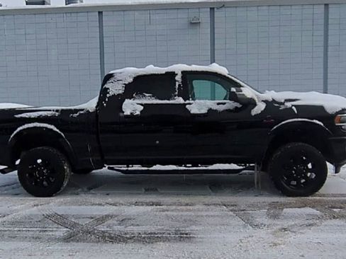 Used 2022 RAM 2500 Laramie w/ Night Edition image 9