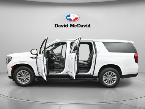 Used 2024 GMC Yukon XL SLT image 8