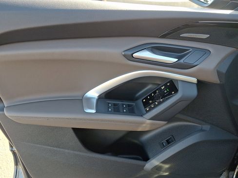 Certified 2025 Audi Q5 Prestige image 12