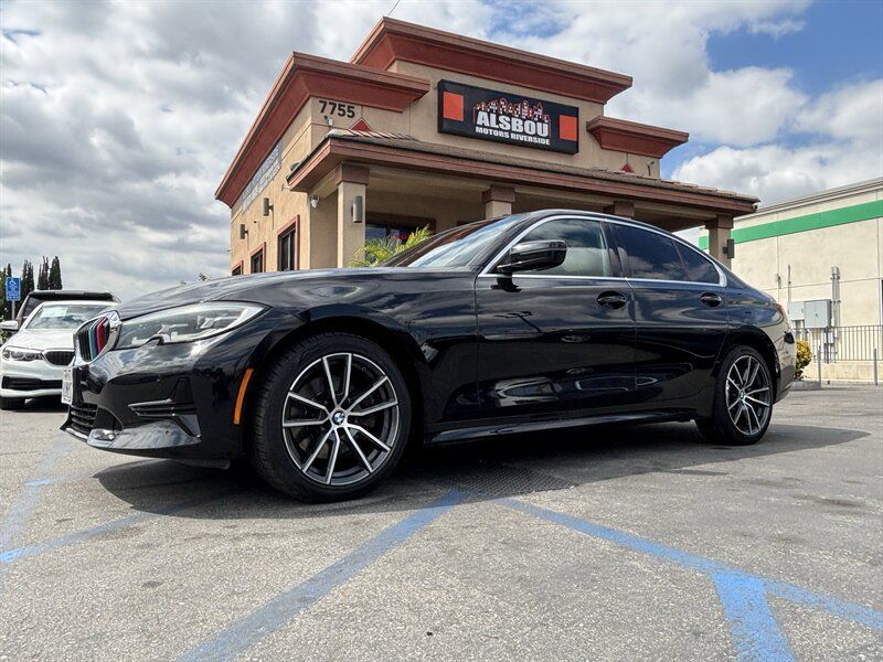 Used 2021 BMW 330i Sedan w/ Driving Assistance Package RWD image 3
