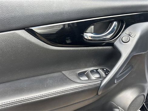 Used 2020 Nissan Rogue Sport SV image 20