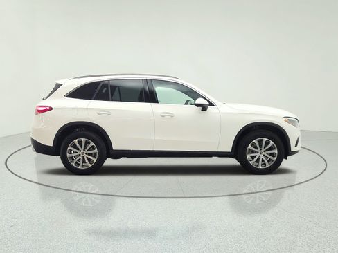 Used 2024 Mercedes-Benz GLC 300 image 4
