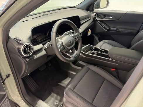 New 2026 Chevrolet Equinox LT w/ Convenience Package II image 8