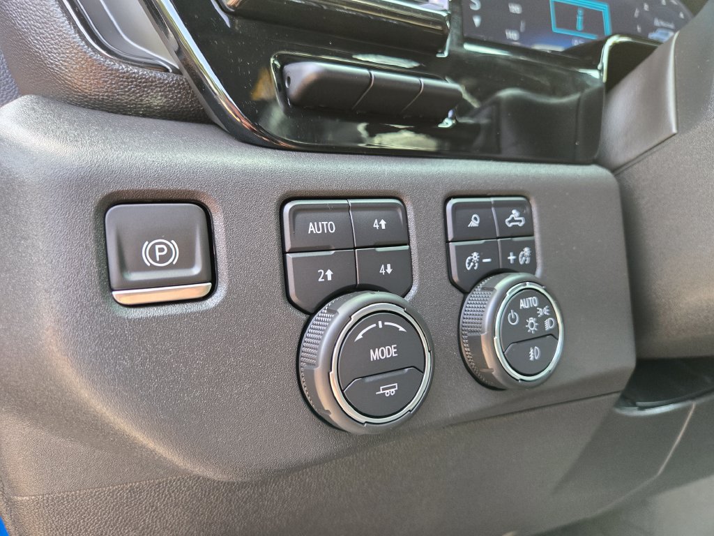 Used 2022 Chevrolet Silverado 1500 ZR2 w/ Technology Package AWD/4WD image 16