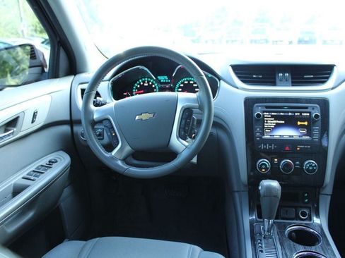 Used 2017 Chevrolet Traverse LT w/ Style and Technology Package AWD/4WD image 15