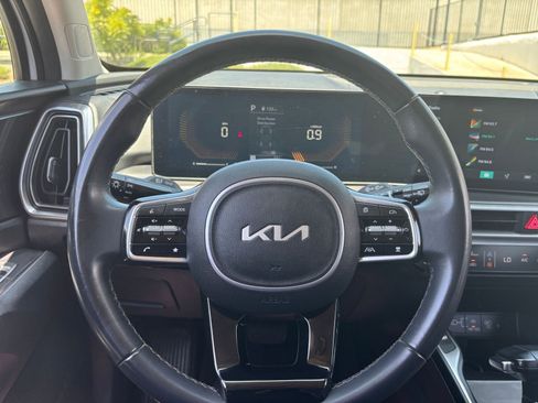 Used 2024 Kia Sorento S AWD/4WD image 29