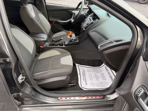 Used 2017 Ford Focus ST FWD image 57