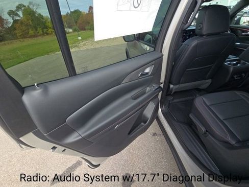 New 2026 Chevrolet Traverse Z71 w/ Driver Confidence Package image 20