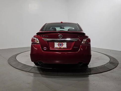 Used 2015 Nissan Altima 2.5 S w/ Special Edition Package FWD image 4