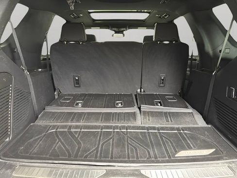 Used 2024 Chevrolet Tahoe RST w/ Luxury Package RWD image 32