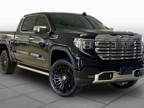 Used 2022 GMC Sierra 1500 Denali w/ Denali Reserve Package AWD/4WD image 2