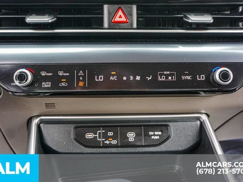 Used 2025 Kia Carnival FWD image 46