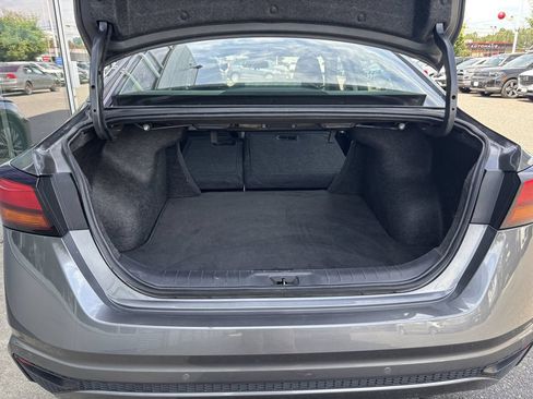 Used 2024 Nissan Altima 2.5 SV AWD/4WD image 24