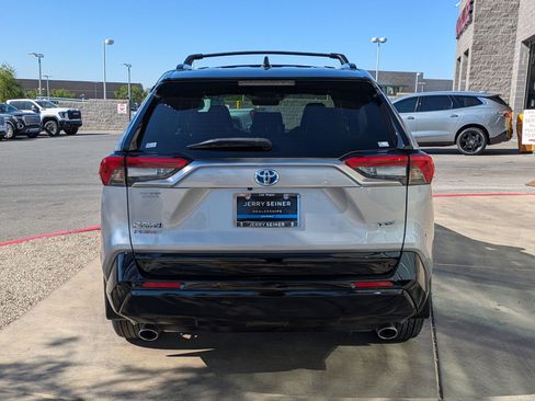 Used 2024 Toyota RAV4 XSE w/ Weather Package AWD/4WD image 5