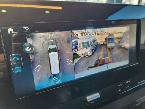 Used 2025 Mercedes-Benz Sprinter 2500 image 49