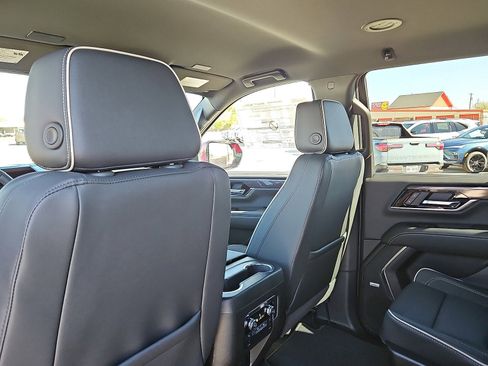 New 2026 GMC Yukon Elevation image 9