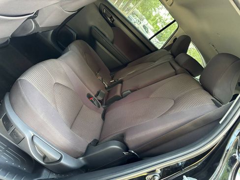 Used 2025 Toyota Highlander LE FWD image 41