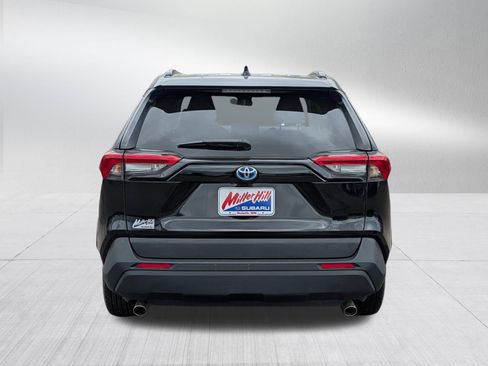 Used 2021 Toyota RAV4 LE AWD/4WD image 6