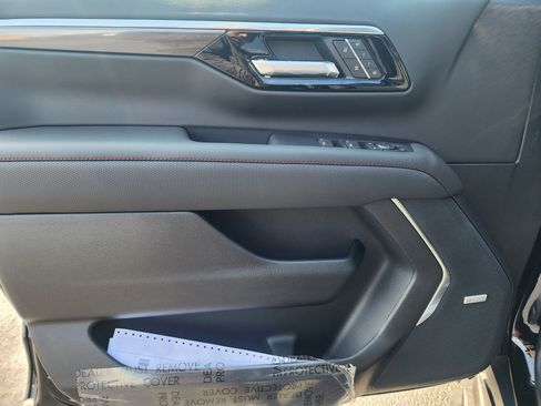 New 2026 Chevrolet Suburban RST image 24