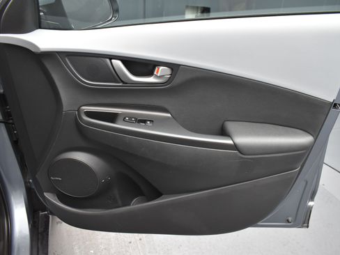 Used 2021 Hyundai Kona Ultimate w/ Cargo Package image 6