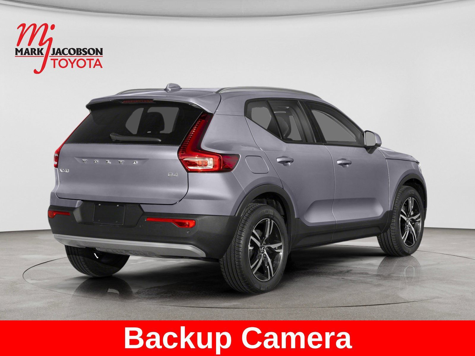 Used 2023 Volvo XC40 B5 Plus w/ Driver Assist Package AWD/4WD image 2