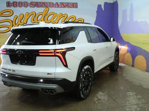 Used 2024 Chevrolet Traverse Z71 w/ Enhanced Driving Package image 8