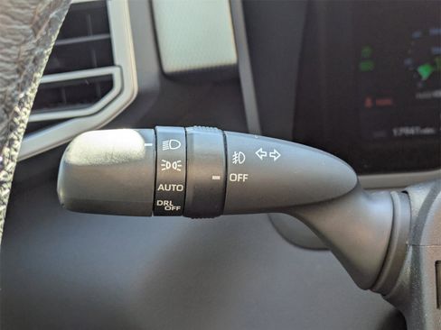 Used 2024 Toyota Tundra Limited w/ Power Package image 32