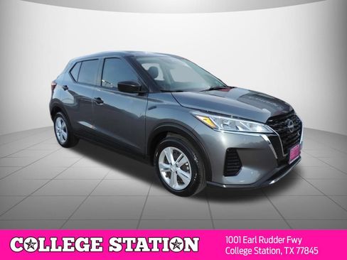 Used 2025 Nissan Kicks Play S FWD image 3