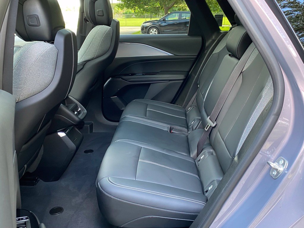 Used 2024 Cadillac Lyriq Tech RWD image 17