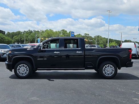 Used 2021 Chevrolet Silverado 2500 High Country w/ Z71 Off-Road Package AWD/4WD image 3
