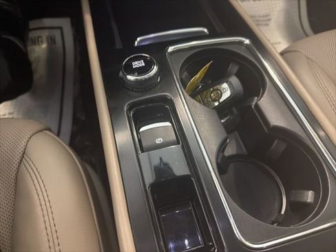 Used 2020 Lincoln Corsair AWD w/ Premium Package image 26