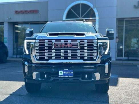 Used 2024 GMC Sierra 3500 Denali w/ Denali Reserve Package AWD/4WD image 8