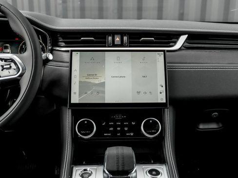 New 2026 Jaguar F-PACE R-Dynamic S image 18