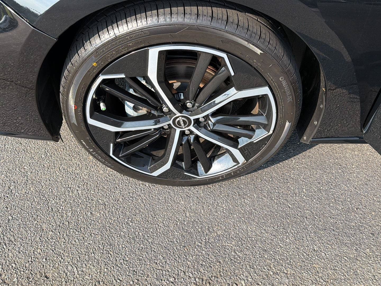 Used 2024 Nissan Altima 2.5 SR FWD image 35