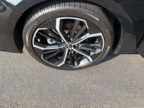 Used 2024 Nissan Altima 2.5 SR FWD image 35