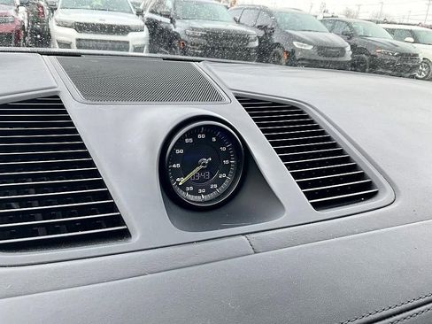 Used 2020 Porsche Cayenne Turbo S image 18