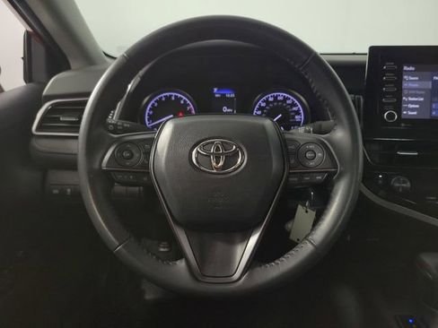 Used 2023 Toyota Camry SE image 18