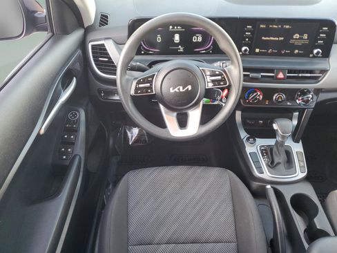 Certified 2026 Kia Seltos LX FWD image 9