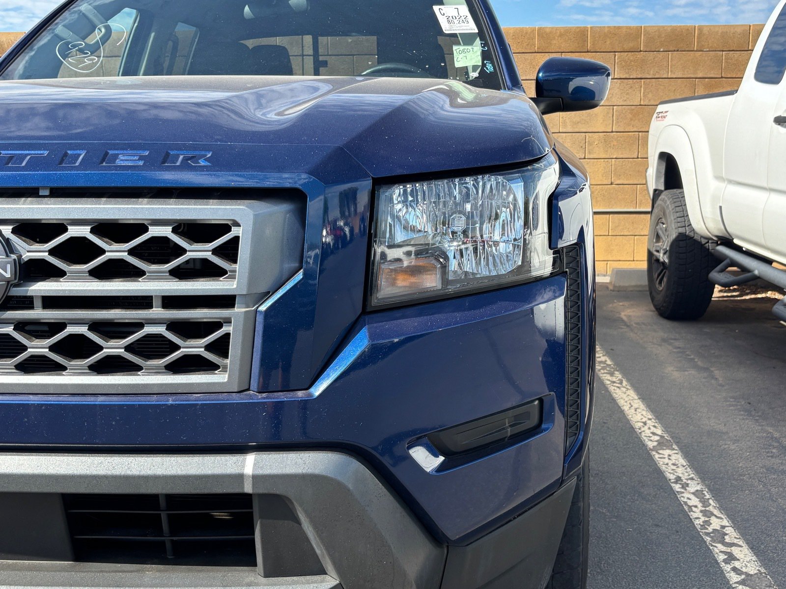 Used 2022 Nissan Frontier SV RWD image 8