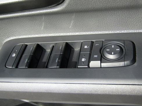 Certified 2025 Toyota Tacoma SR5 image 26