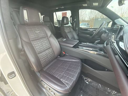 Used 2023 Cadillac Escalade V w/ Heavy-Duty Trailer Package AWD/4WD image 25