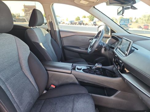 Used 2021 Nissan Rogue SV image 20