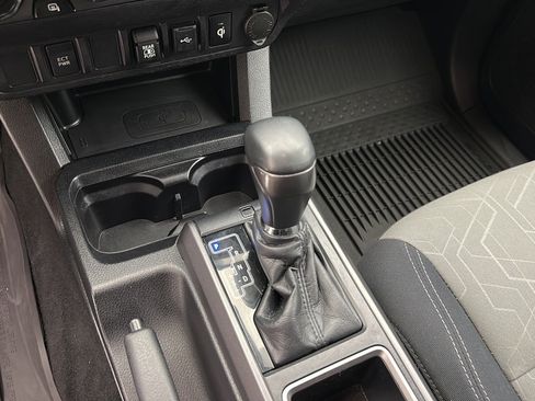 Used 2021 Toyota Tacoma TRD Off-Road AWD/4WD image 26